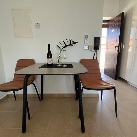 Papho'S Mare Apts Paphos ภายนอก รูปภาพ
