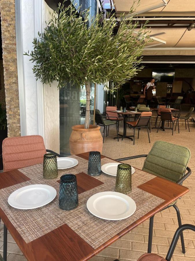 Papho'S Mare Apts Paphos ภายนอก รูปภาพ