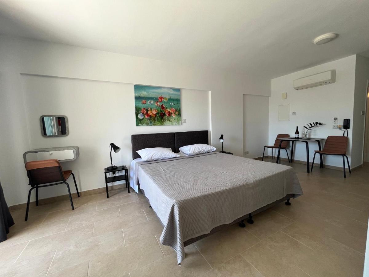 Papho'S Mare Apts Paphos ภายนอก รูปภาพ