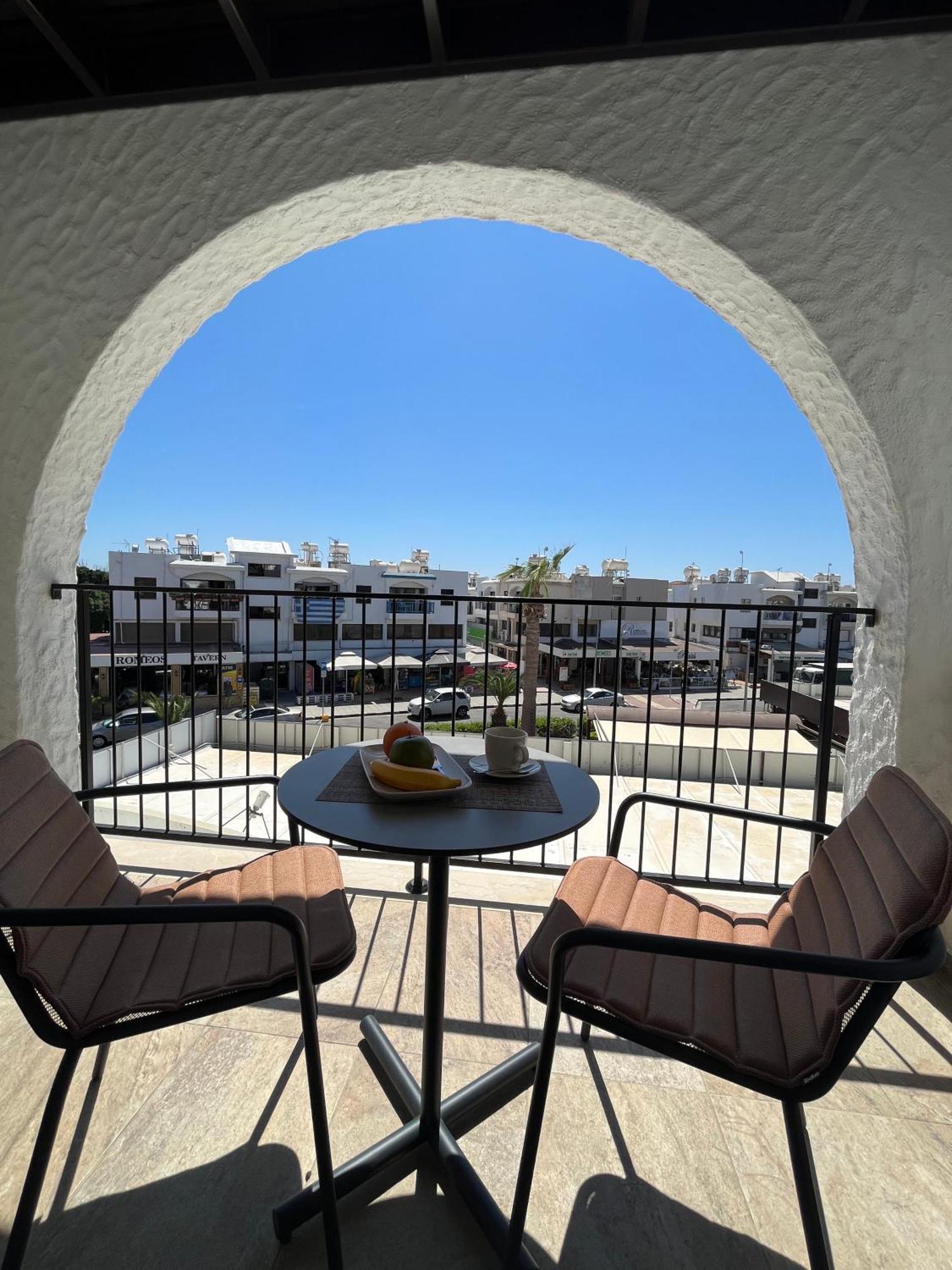 Papho'S Mare Apts Paphos ภายนอก รูปภาพ